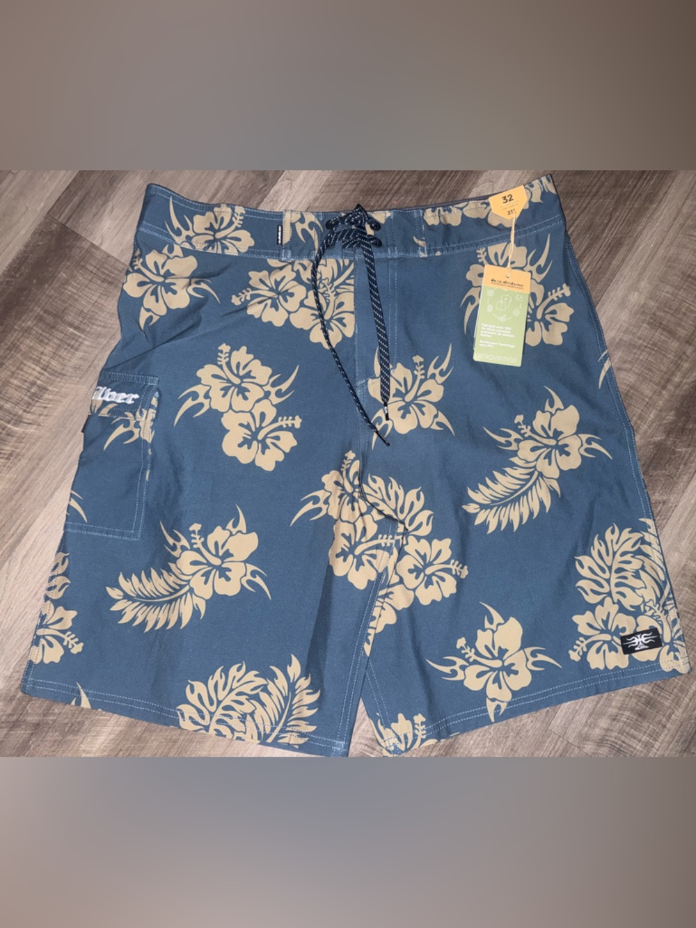 Quiksilver SurfSilk Blue Floral print Boardshorts size 32x21